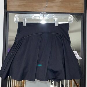 NWT NEVER WORN old navy athletic skirt with built in short.